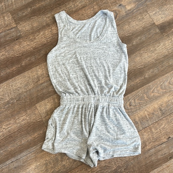 Wilfred Free Aritzia Brand playsuit romper - Picture 8 of 9